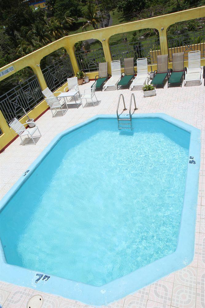 Executive Shaw Park Guest House Ocho Rios Buitenkant foto